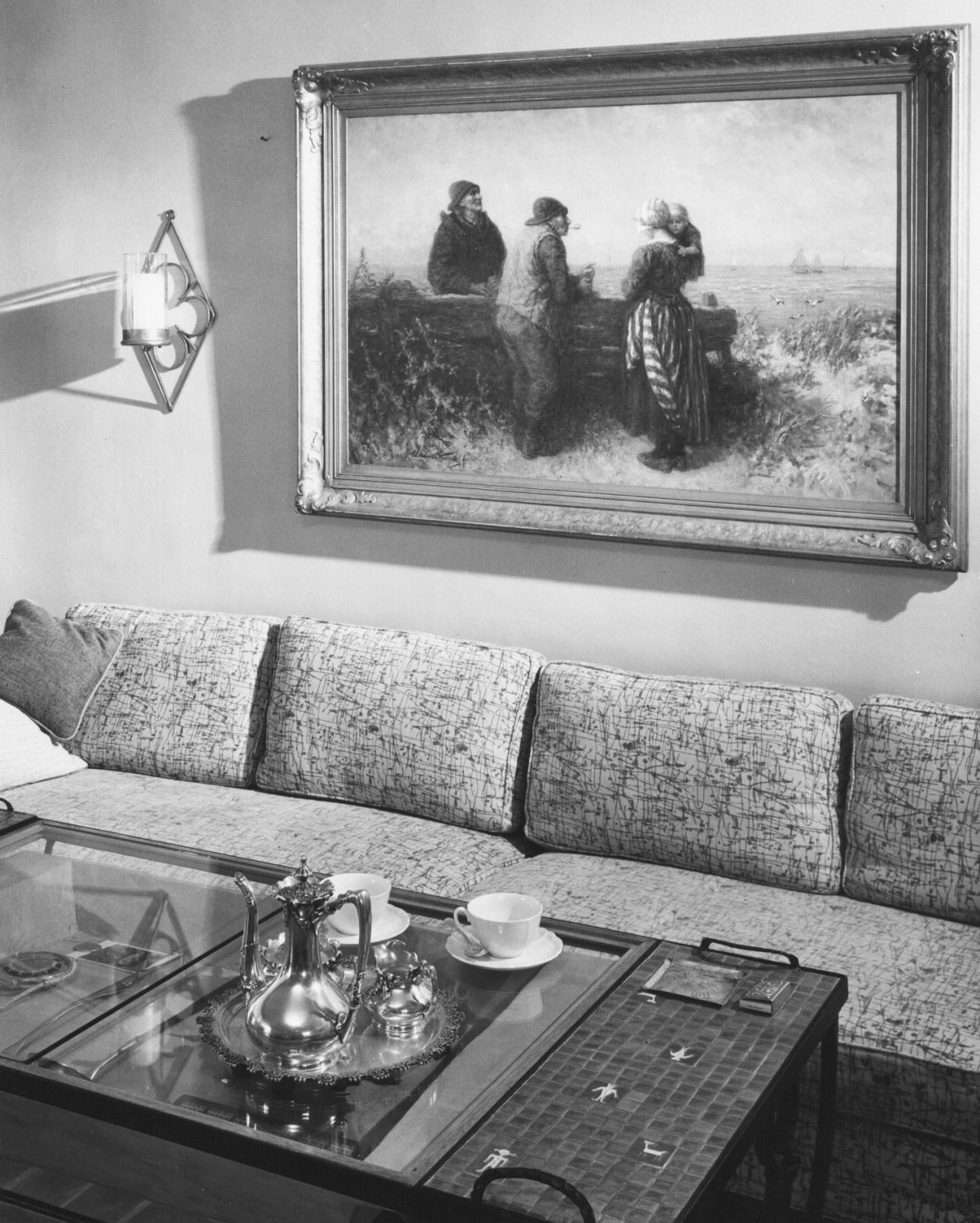 1961 photos: Paintings highlight desert home